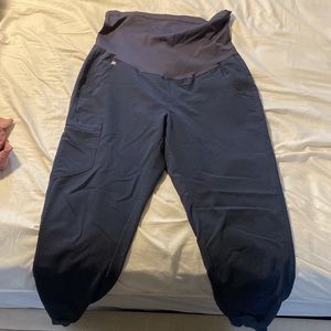 Maternity scrubs